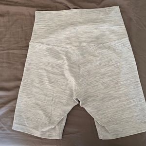 Lululemon Align Biker Shorts, 6 in., size 6